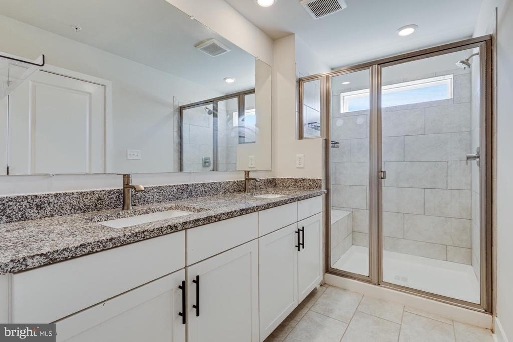 6894 Barrowfield Place - Photo 29