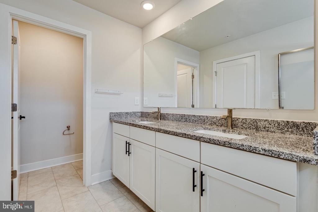 6894 Barrowfield Place - Photo 30