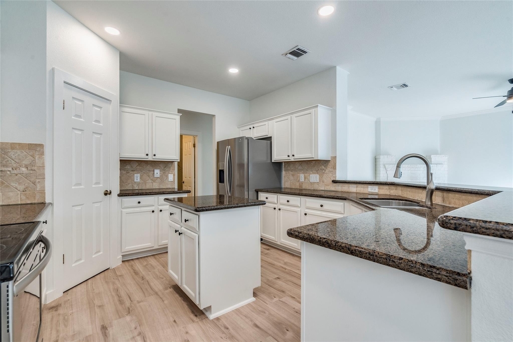 3315 Santee Dr - Photo 10