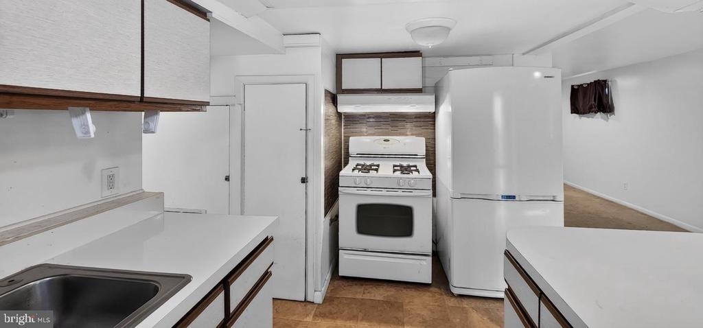 300 Maiden Choice Lane - Photo 0