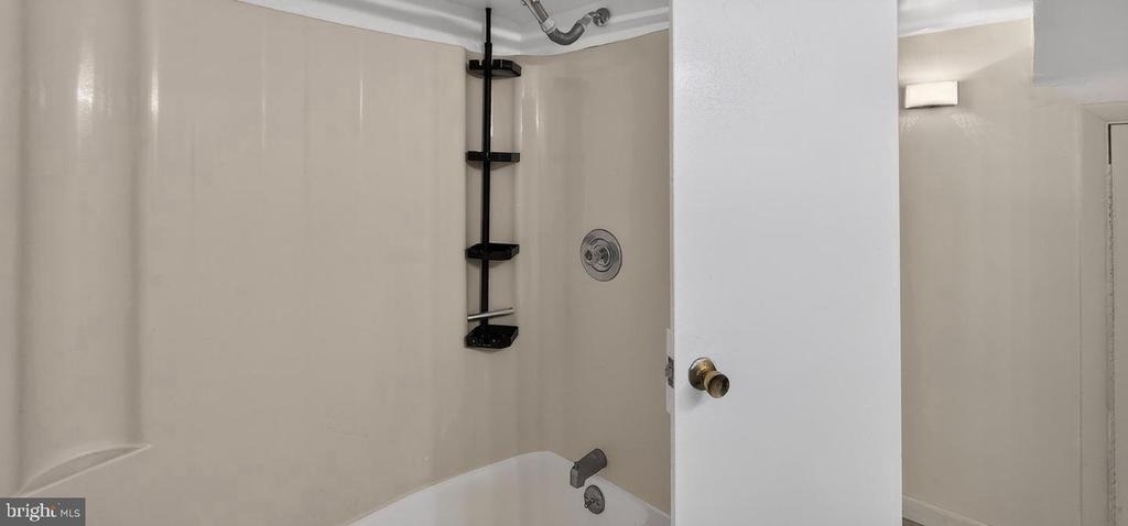 300 Maiden Choice Lane - Photo 4
