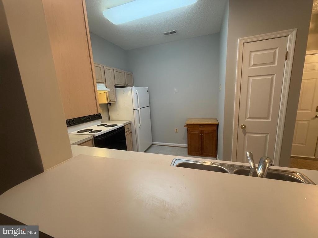 7206 Bogley Road - Photo 7
