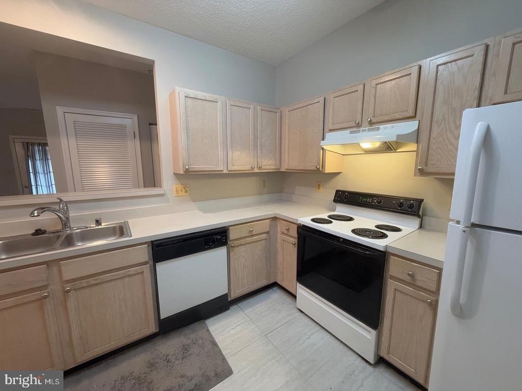 7206 Bogley Road - Photo 5