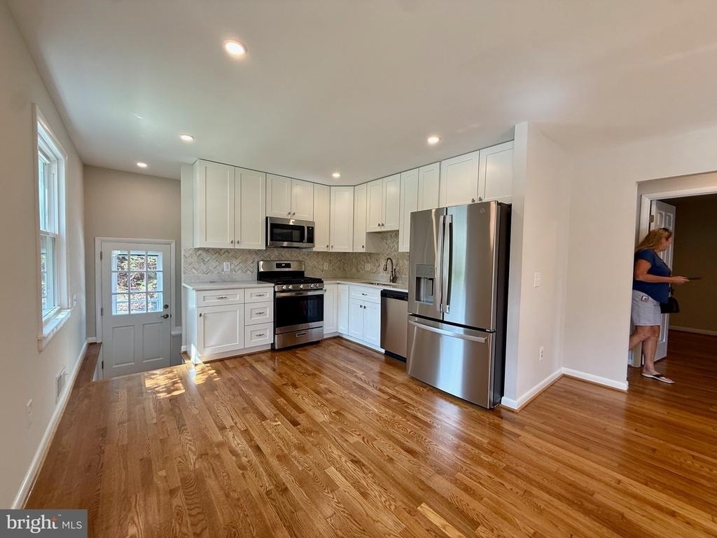 1040 Marleigh Circle - Photo 3