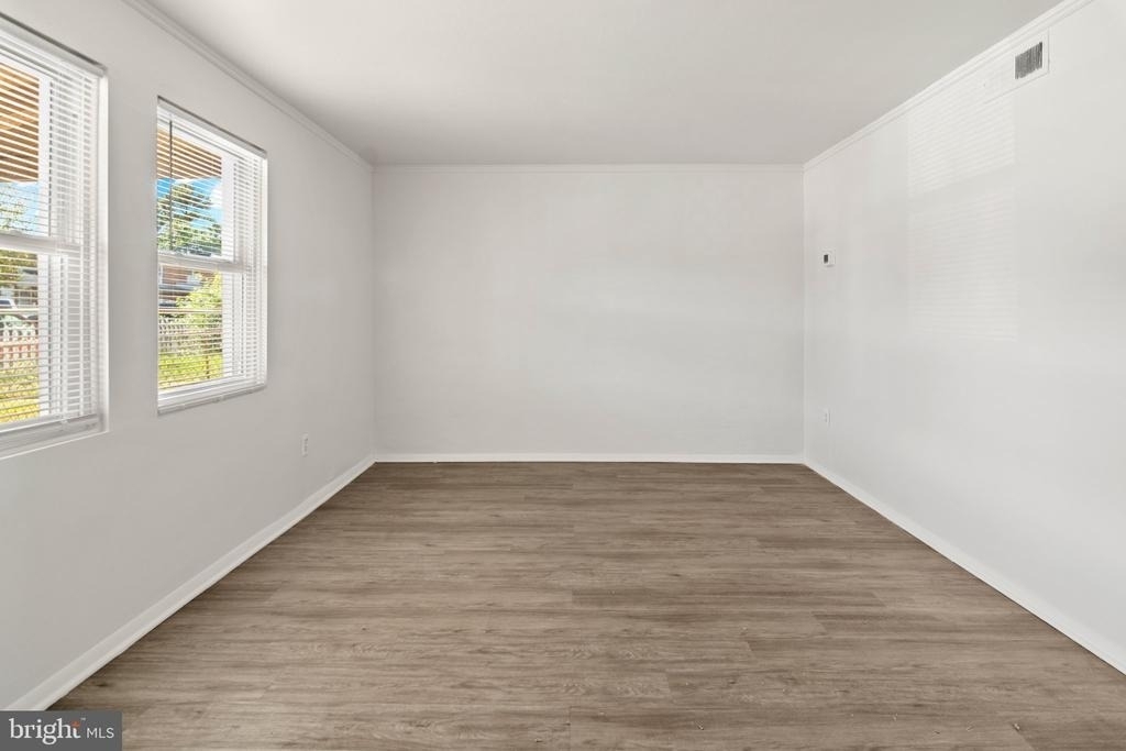 7944 Eastdale Road - Photo 4