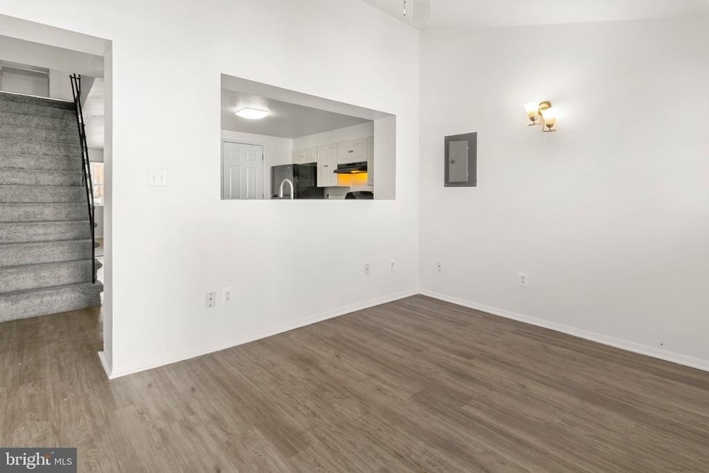 7944 Eastdale Road - Photo 8