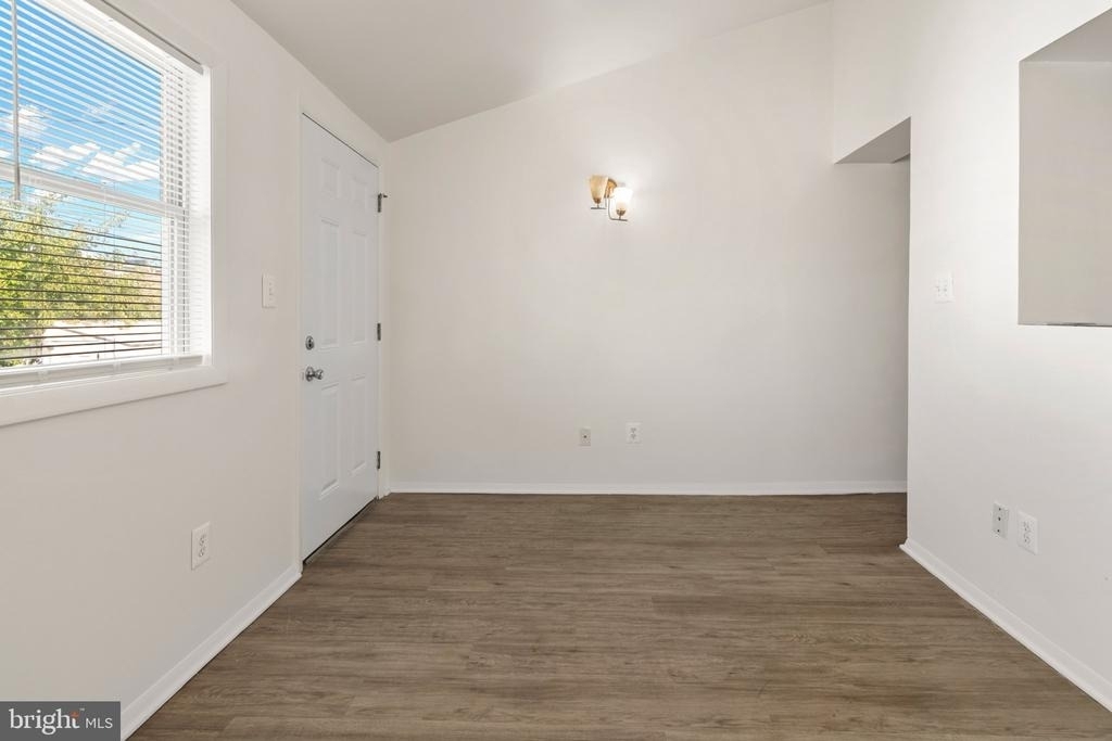 7944 Eastdale Road - Photo 3