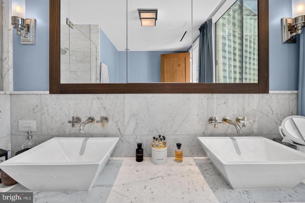 300 International Drive - Photo 26