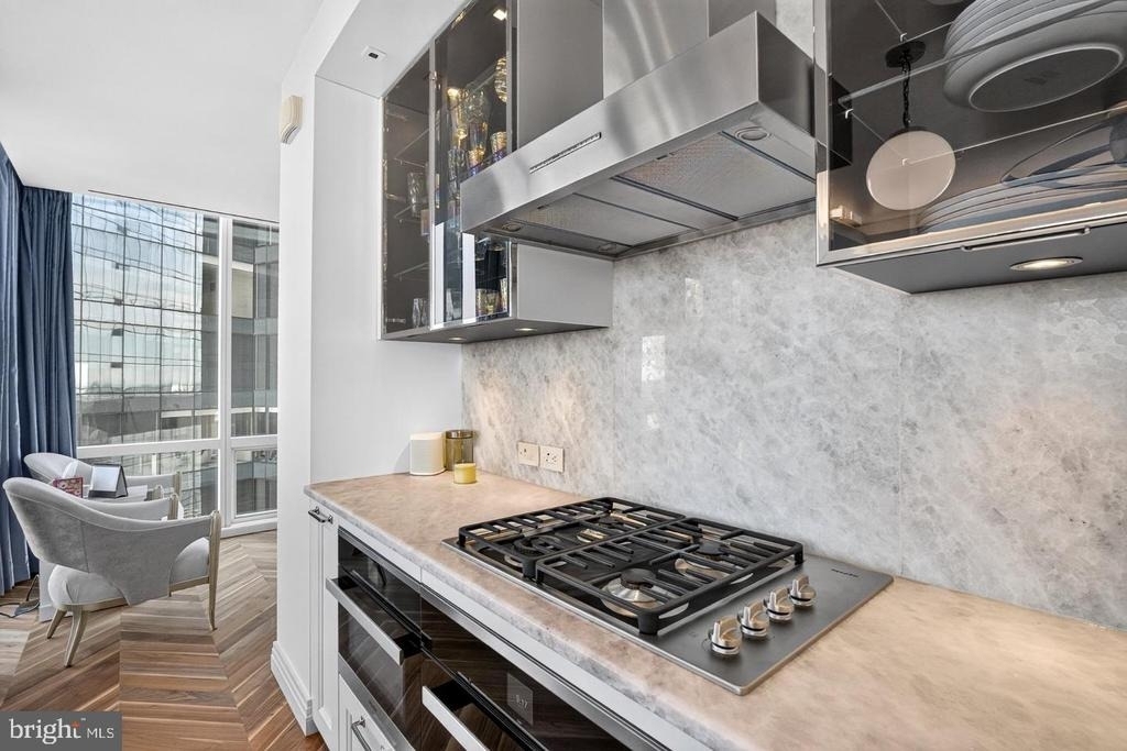 300 International Drive - Photo 14