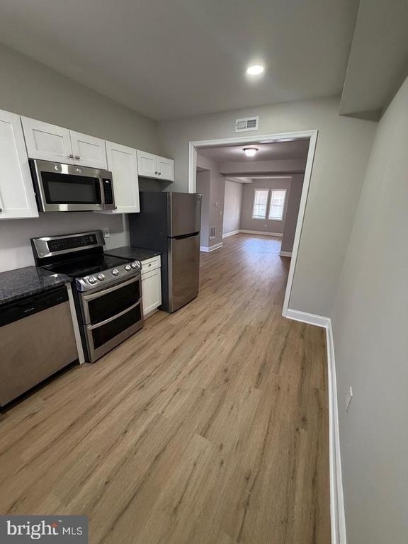 2624 Ashland Avenue - Photo 7