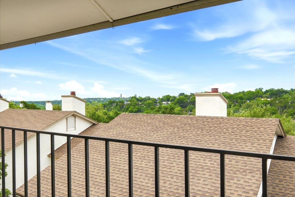 6910 Hart Ln - Photo 3