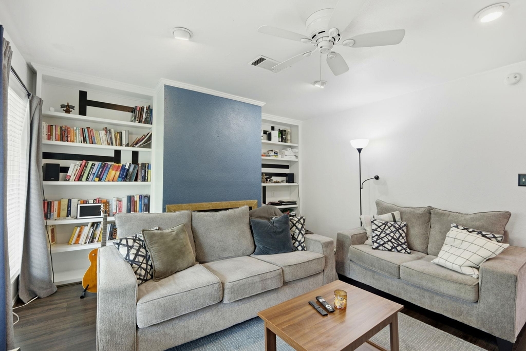 6910 Hart Ln - Photo 6