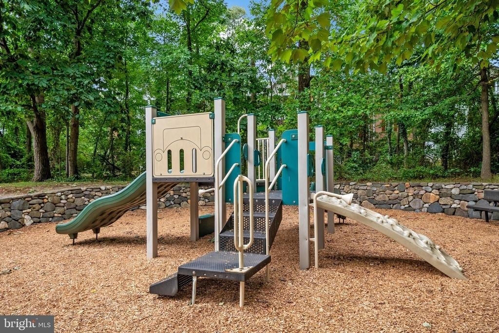 2703 Oak Leaf Court - Photo 40