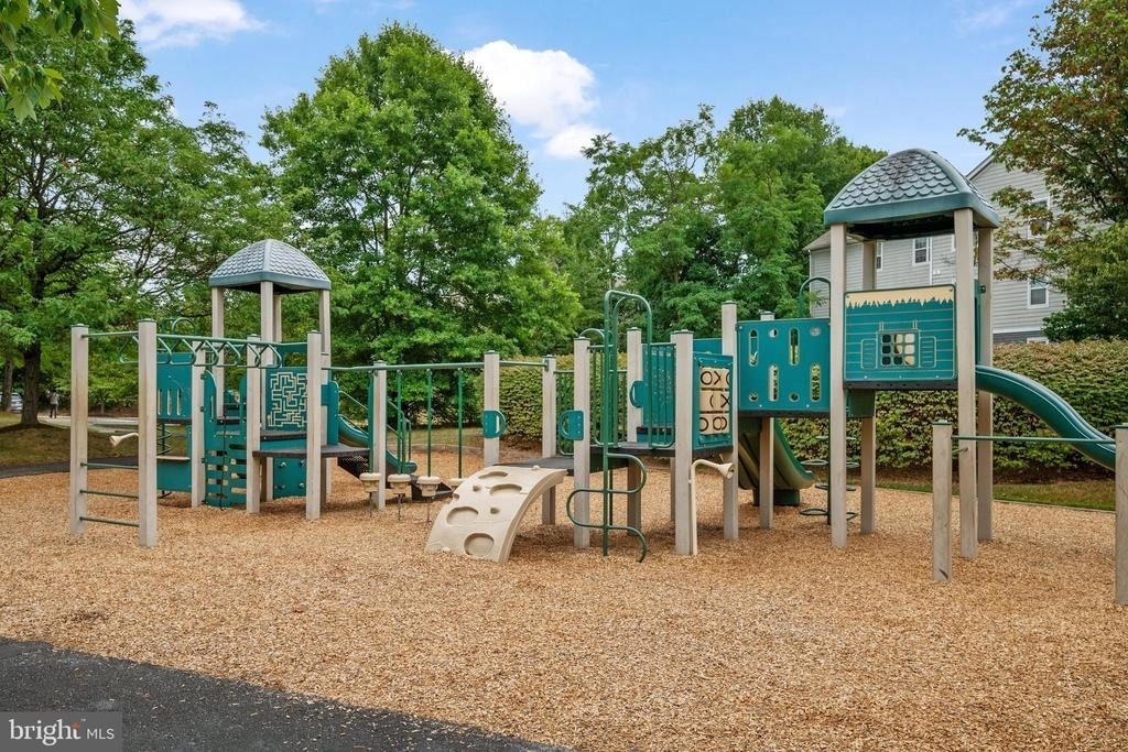 2703 Oak Leaf Court - Photo 37