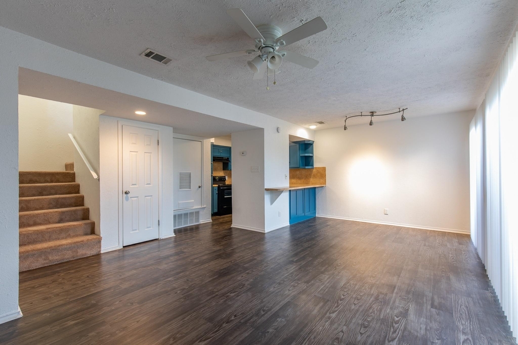 5506 Grover Ave - Photo 2