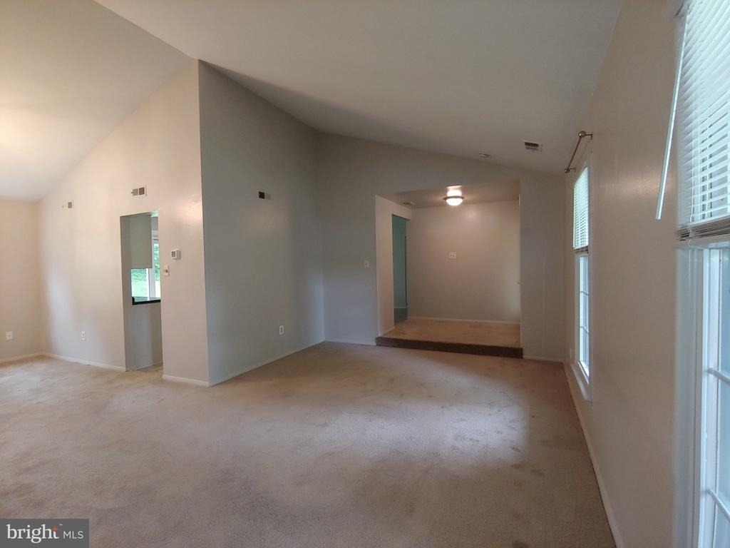 1910 Harcourt Avenue - Photo 4