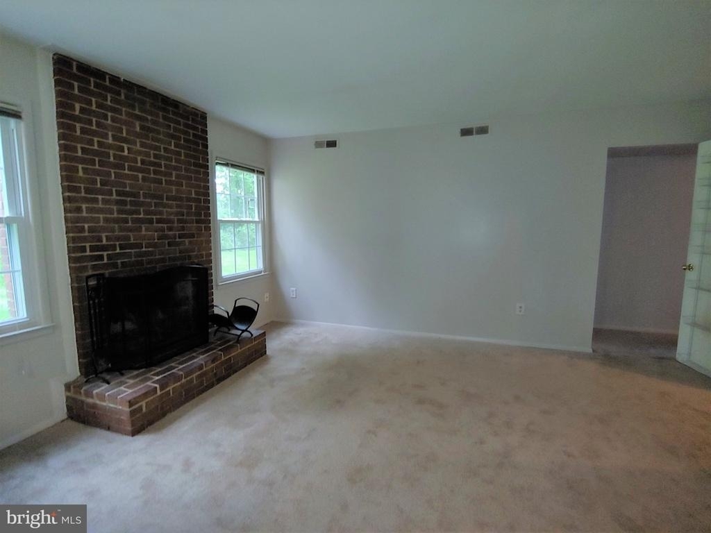 1910 Harcourt Avenue - Photo 10