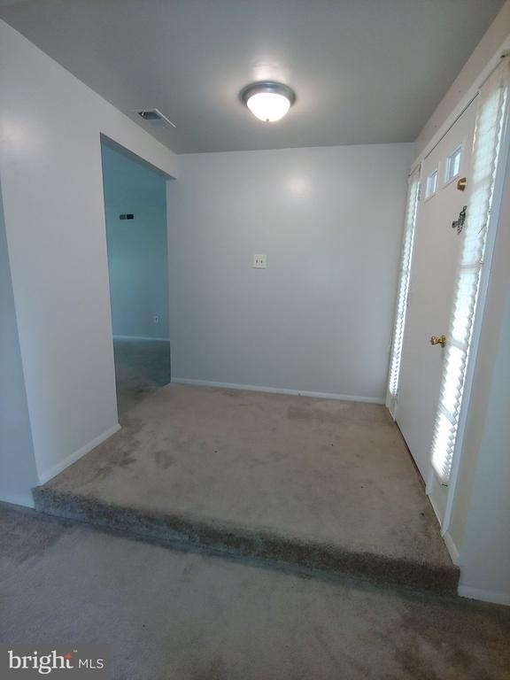 1910 Harcourt Avenue - Photo 2
