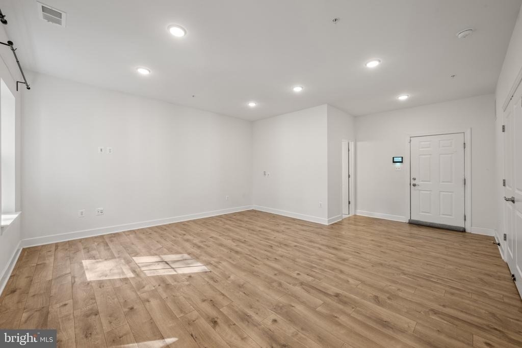 1523 Burnell Drive - Photo 6