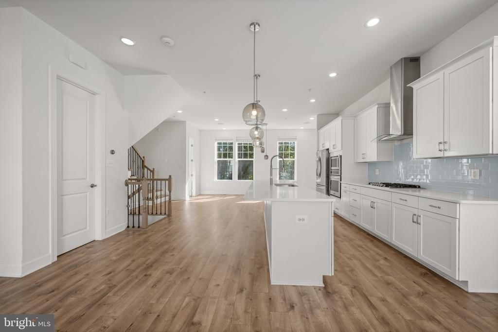 1523 Burnell Drive - Photo 16