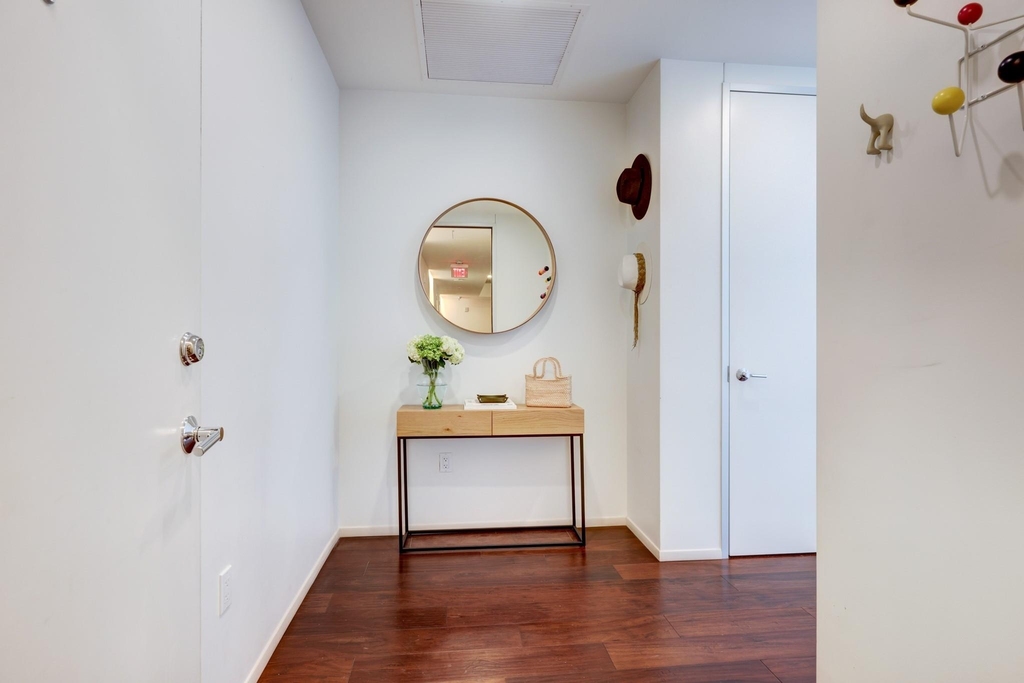 301 West Ave - Photo 3