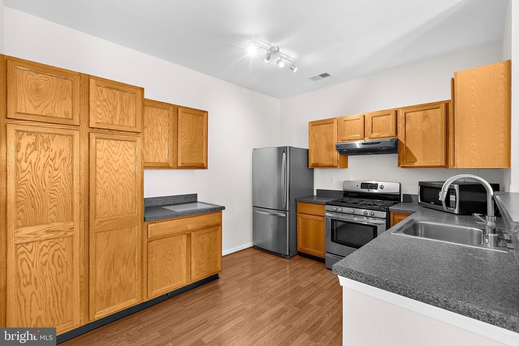 8738 Bright Meadow Court - Photo 15