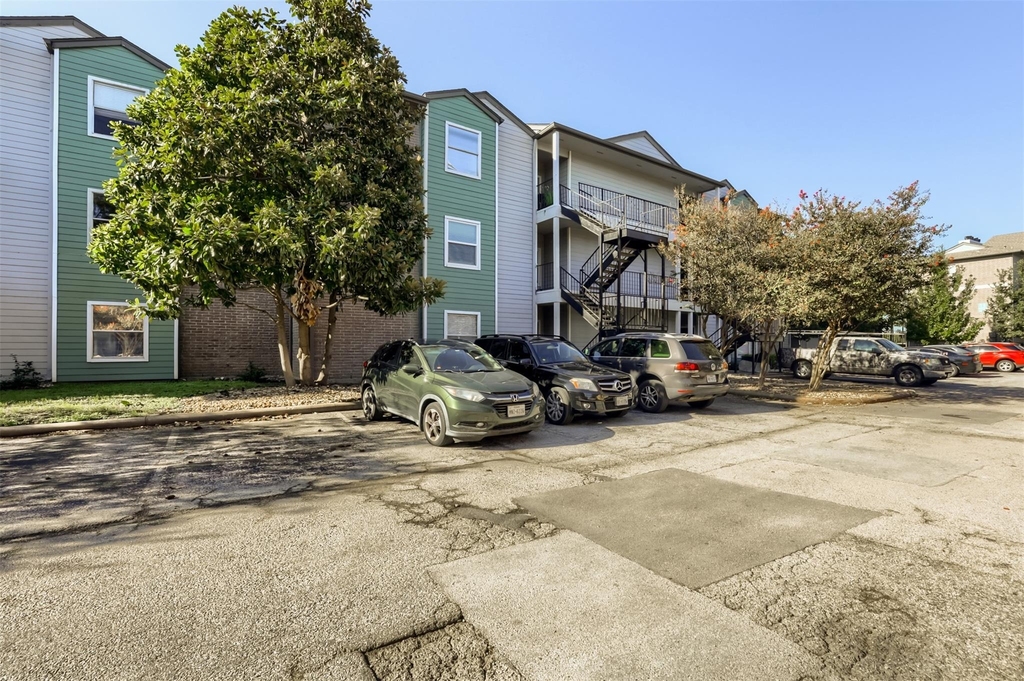 12166 Metric Blvd - Photo 8