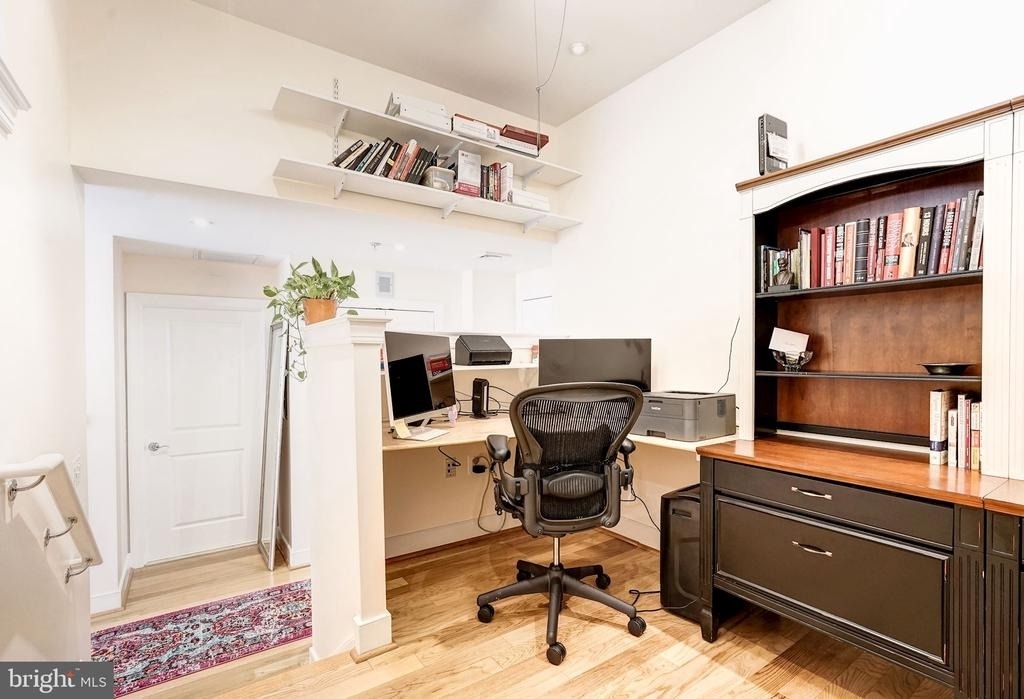 2425 L Street Nw - Photo 4