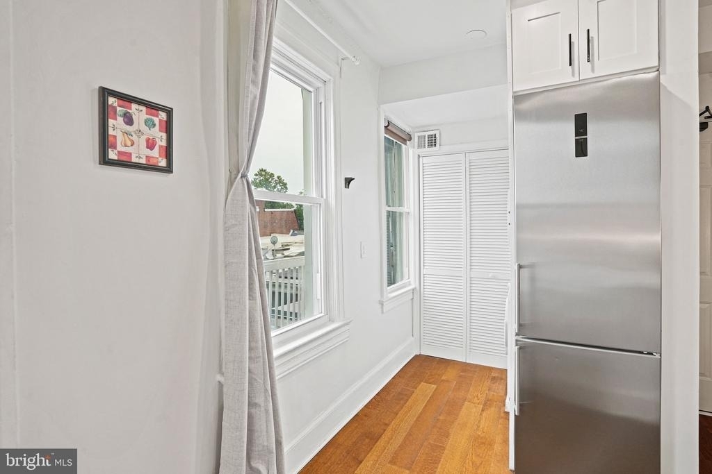 409 Constitution Avenue Ne - Photo 9