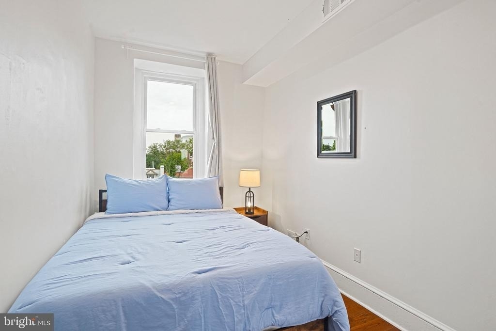 409 Constitution Avenue Ne - Photo 20