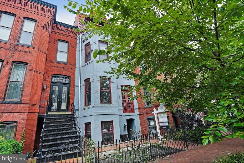 409 Constitution Avenue Ne - Photo 2