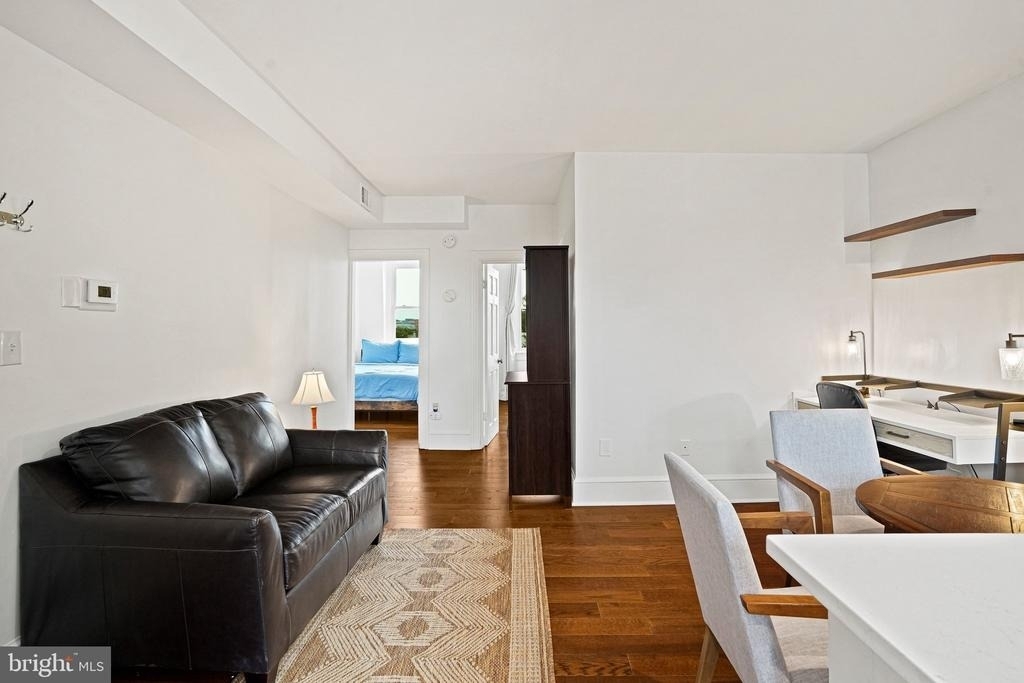 409 Constitution Avenue Ne - Photo 4