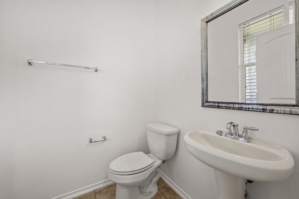 2215 Mccombs St - Photo 24