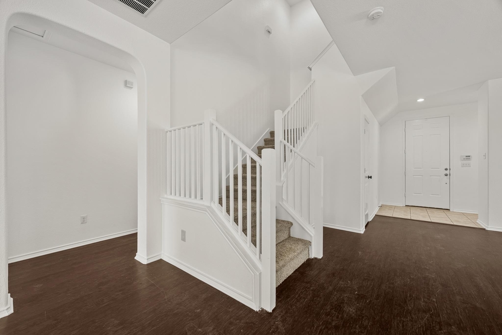 2215 Mccombs St - Photo 15