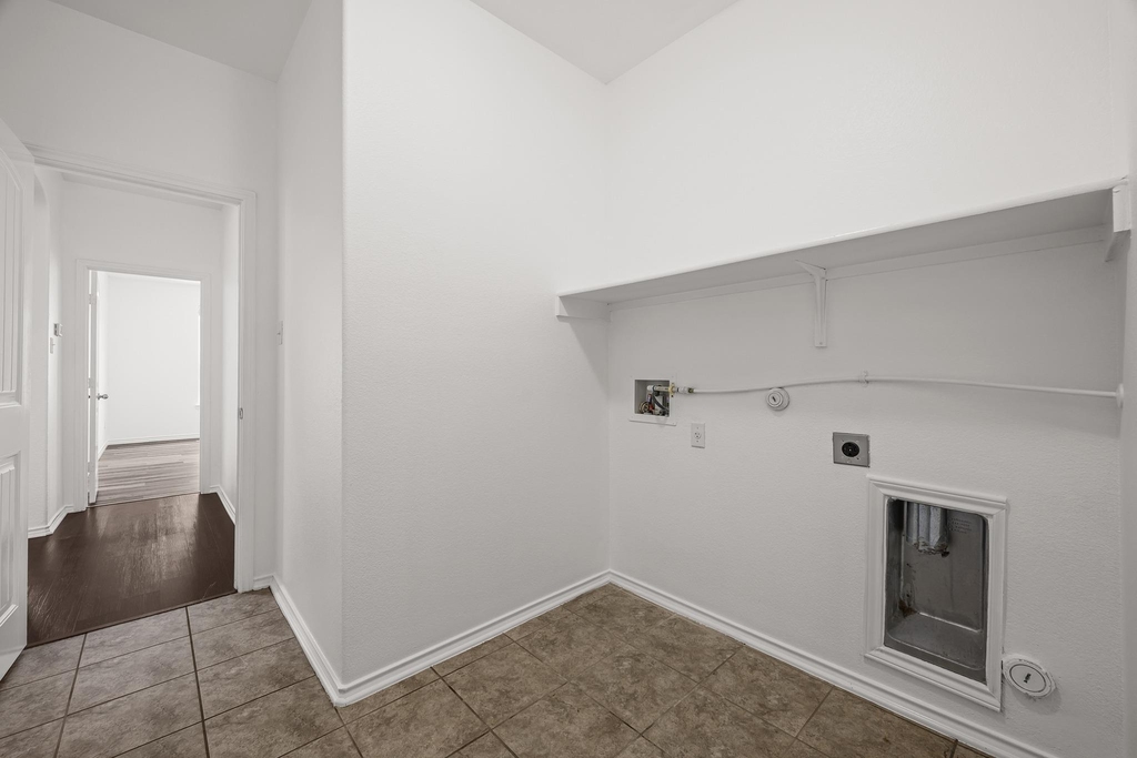 2215 Mccombs St - Photo 25
