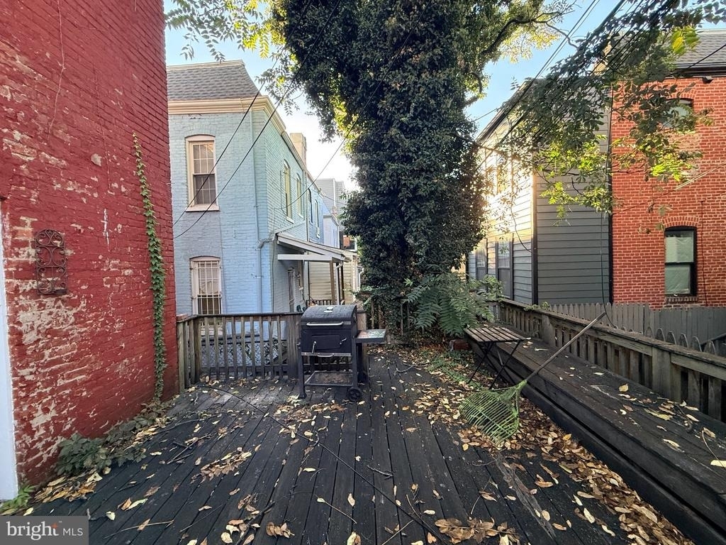 757 Girard Street Nw - Photo 8