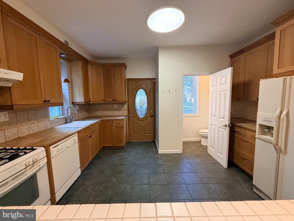 757 Girard Street Nw - Photo 4
