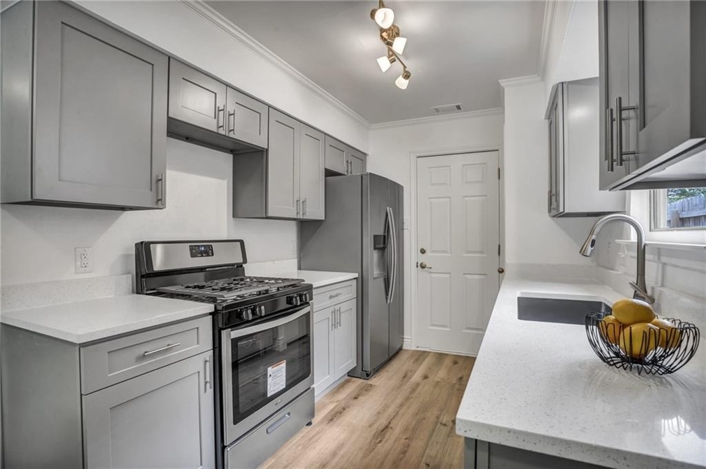 2416 Village Walk - Photo 9