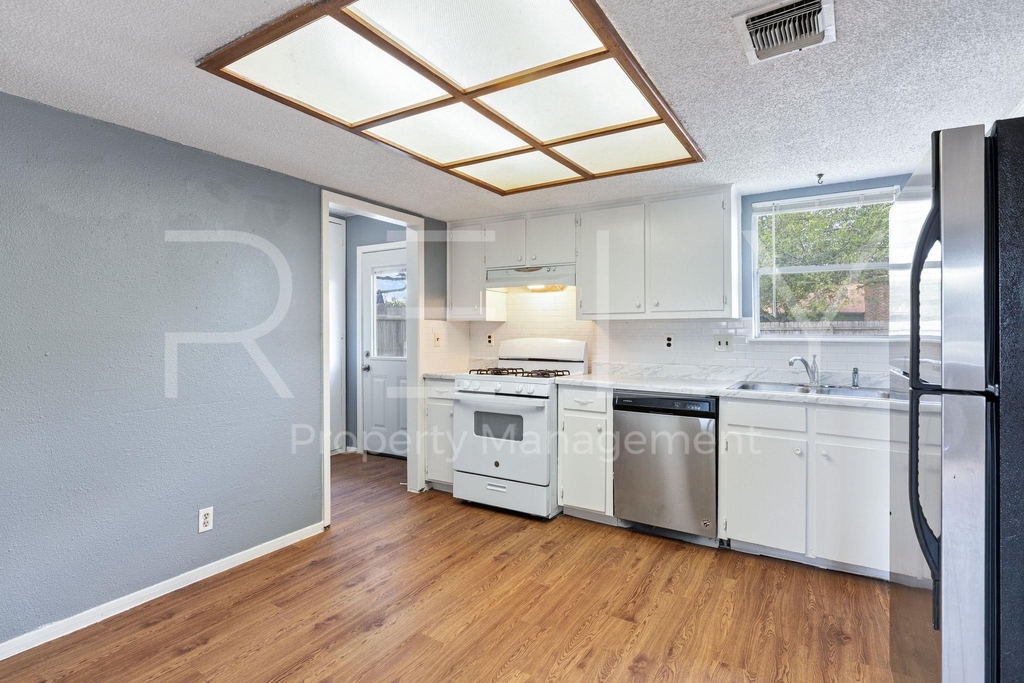 409 E Janis Dr - Photo 7