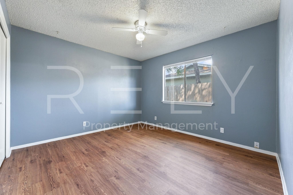 409 E Janis Dr - Photo 15