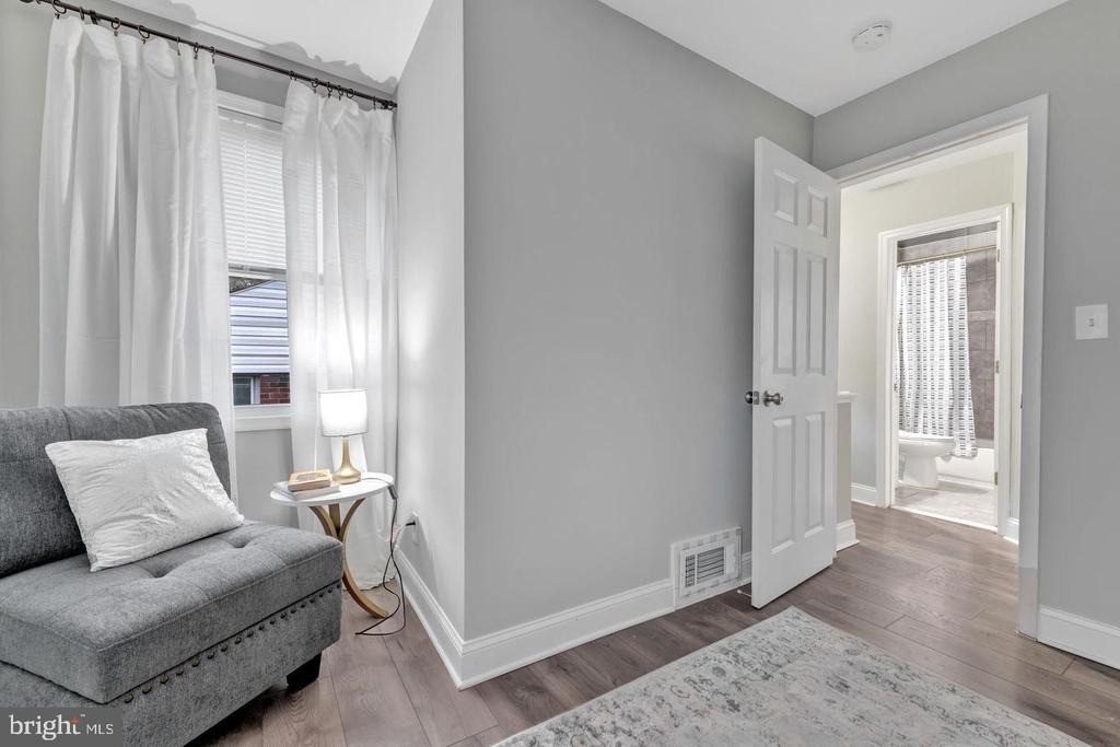 212 54th Street Se - Photo 3