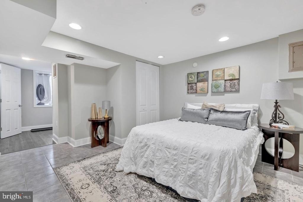 212 54th Street Se - Photo 8