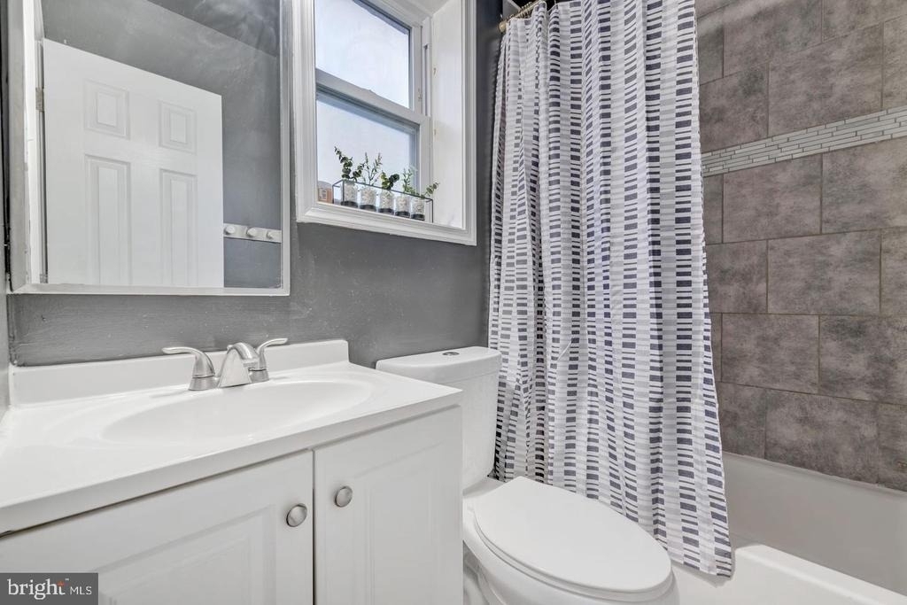 212 54th Street Se - Photo 7