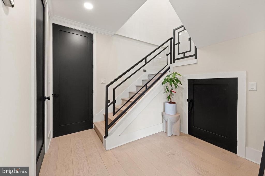 2305 Nicholson Street Se - Photo 9