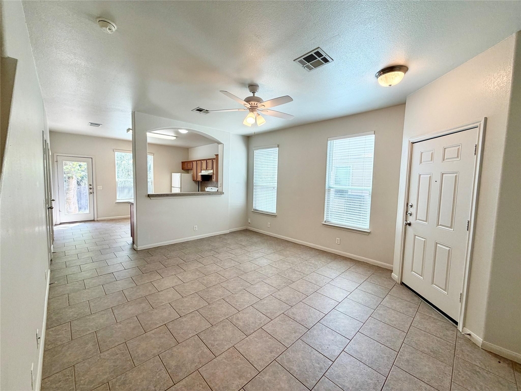 2406 Allred Dr - Photo 4