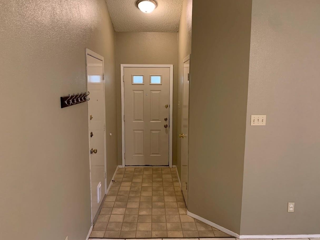 4419 Silverstone Dr - Photo 2