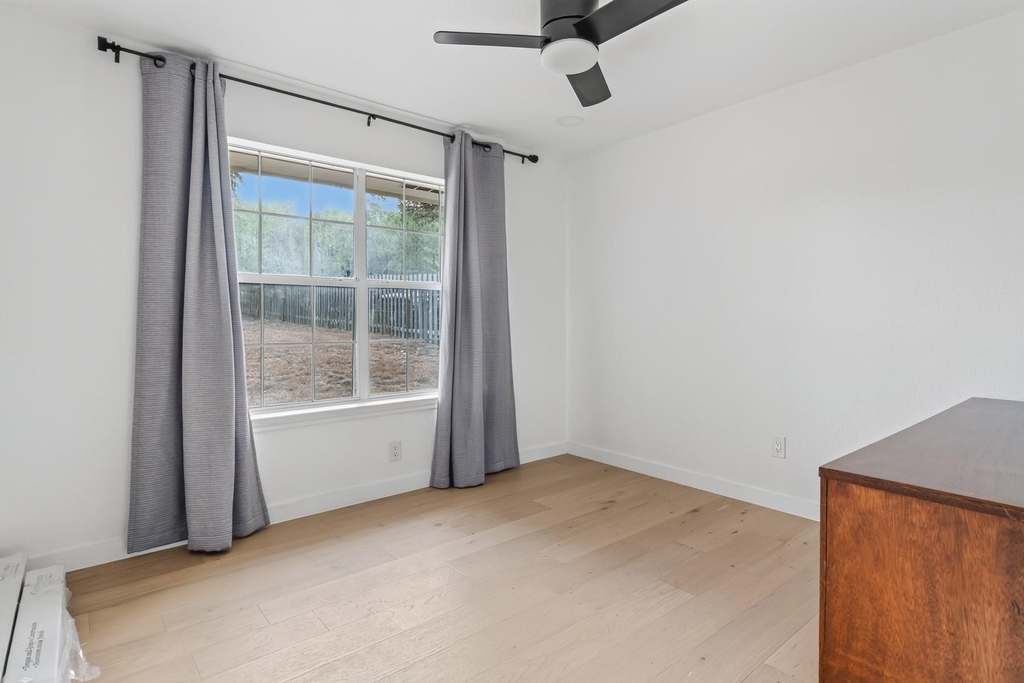 18302 W Rim Dr - Photo 19