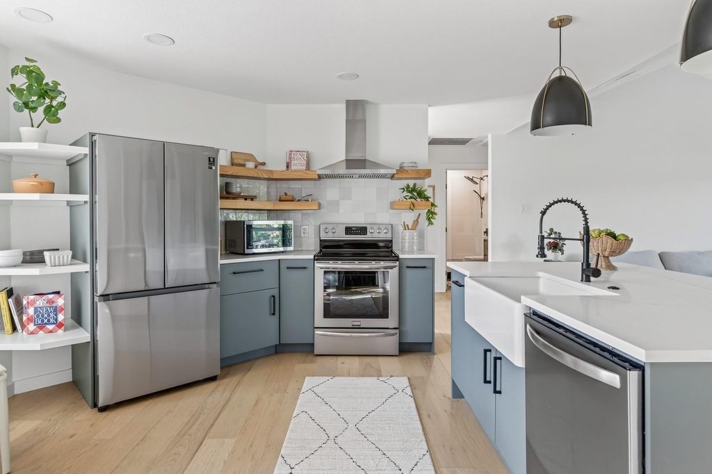18302 W Rim Dr - Photo 10