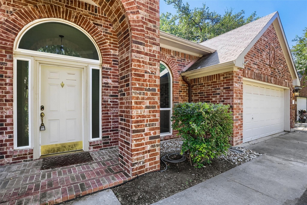 1408 Colby Ln - Photo 4