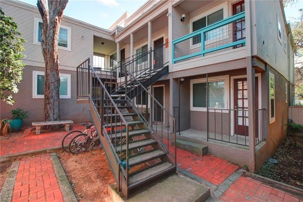 1106 W 22nd St - Photo 0